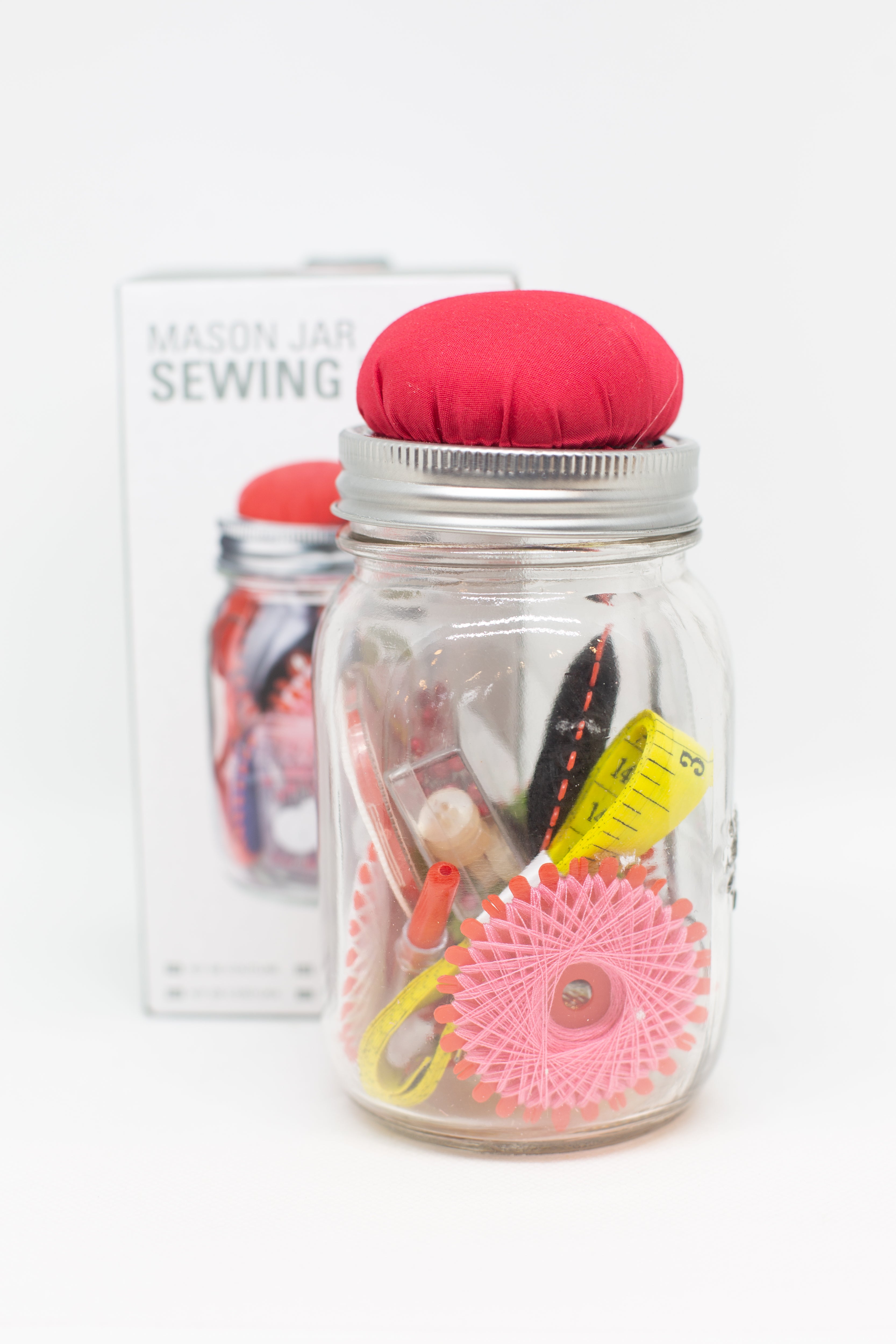 Kit cucito - Mason jar sewing kit Kikkerland Accessorio Kikkerland